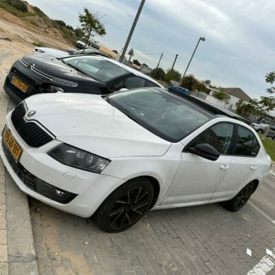 קונה רכבים לנסיעה